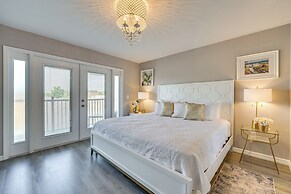 8 Mi to Disney: Davenport Condo w/ Private Balcony