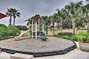 8 Mi to Disney: Davenport Condo w/ Private Balcony