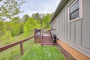 Pet-friendly Boone Cabin w/ Mtn Views & Hot Tub!