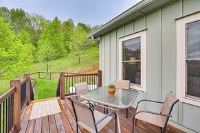 Pet-friendly Boone Cabin w/ Mtn Views & Hot Tub!