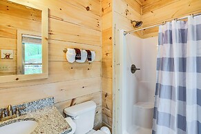 Pet-friendly Boone Cabin w/ Mtn Views & Hot Tub!