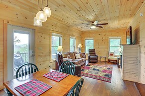 Pet-friendly Boone Cabin w/ Mtn Views & Hot Tub!