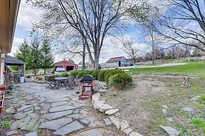 Spacious & Historic Cabin in New Haven w/ Pond!