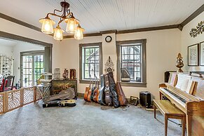 Spacious & Historic Cabin in New Haven w/ Pond!
