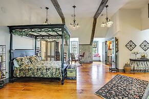 Spacious & Historic Cabin in New Haven w/ Pond!