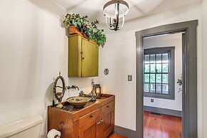 Spacious & Historic Cabin in New Haven w/ Pond!
