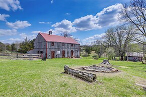 Spacious & Historic Cabin in New Haven w/ Pond!