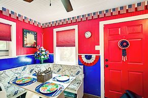 Secluded Avinger Cabin < 1 Mi to Lake O' The Pines