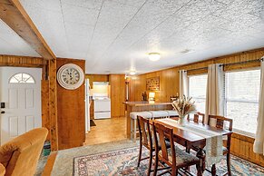 Heber Springs Cabin w/ Deck: 3 Mi to Sugarloaf Mtn