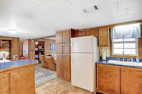 Heber Springs Cabin w/ Deck: 3 Mi to Sugarloaf Mtn