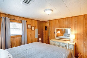 Heber Springs Cabin w/ Deck: 3 Mi to Sugarloaf Mtn