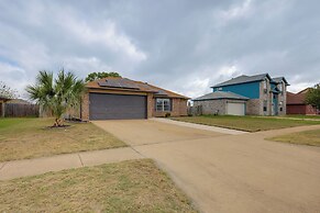 Pet-friendly Home w/ Fenced Yard in Killeen