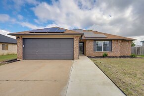 Pet-friendly Home w/ Fenced Yard in Killeen