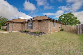 Pet-friendly Home w/ Fenced Yard in Killeen