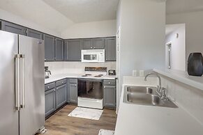 Pet-friendly Home w/ Fenced Yard in Killeen