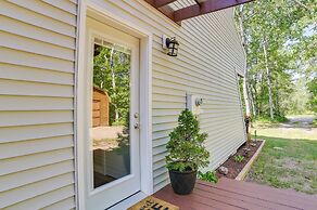 Northern Michigan Hideaway w/ Hot Tub & Fire Pit!