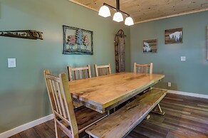 Northern Michigan Hideaway w/ Hot Tub & Fire Pit!