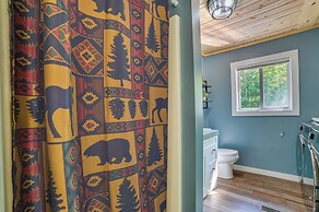 Northern Michigan Hideaway w/ Hot Tub & Fire Pit!