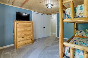 Northern Michigan Hideaway w/ Hot Tub & Fire Pit!