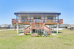 Pet-friendly Galveston Home: Walk to Beaches!