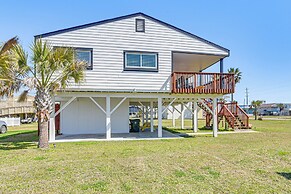 Pet-friendly Galveston Home: Walk to Beaches!
