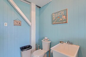 Pet-friendly Galveston Home: Walk to Beaches!