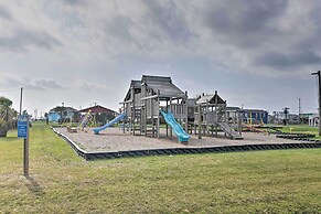 Pet-friendly Galveston Home: Walk to Beaches!