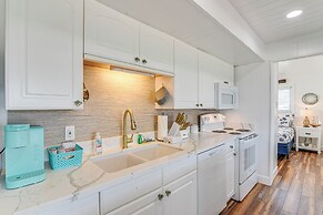 Pet-friendly Galveston Home: Walk to Beaches!