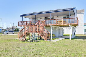 Pet-friendly Galveston Home: Walk to Beaches!