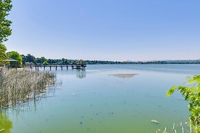 End Unit w/ Clear Lake Access in Norcal!