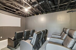 Home Theater & Game Room: Chic Abode in Ellenwood!