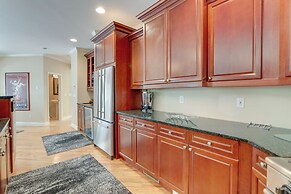 Home Theater & Game Room: Chic Abode in Ellenwood!