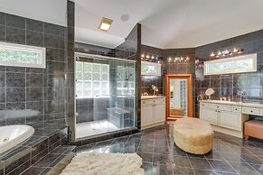 Home Theater & Game Room: Chic Abode in Ellenwood!