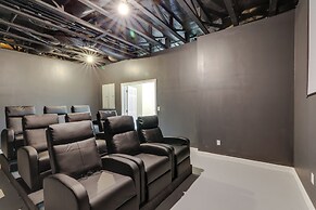 Home Theater & Game Room: Chic Abode in Ellenwood!