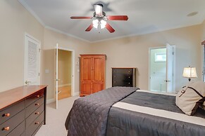 Home Theater & Game Room: Chic Abode in Ellenwood!