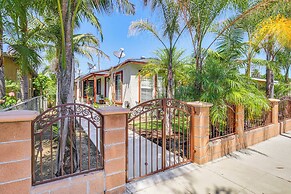 Long Beach Retreat Near Socal Attractions!