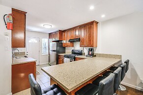 Long Beach Retreat Near Socal Attractions!