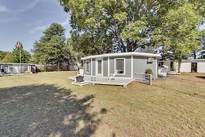 Waterfront Jonesville Studio on Black River Lake!