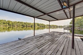 Waterfront Jonesville Studio on Black River Lake!