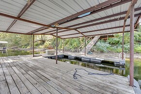 Waterfront Jonesville Studio on Black River Lake!