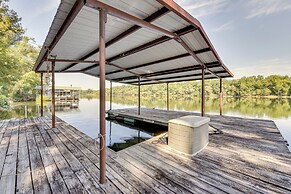 Waterfront Jonesville Studio on Black River Lake!