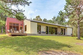 Riverfront Huntsville Cabin w/ Views & Kayaks!