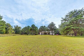 Riverfront Huntsville Cabin w/ Views & Kayaks!