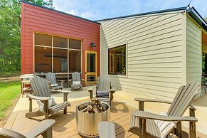 Riverfront Huntsville Cabin w/ Views & Kayaks!