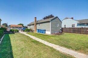 Crest Hill Home Near Golf ~ 3 Mi to Joliet!