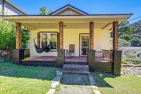 Williamson Cottage ~ 2 Mi to Town + Trails!