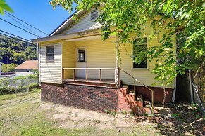 Williamson Cottage ~ 2 Mi to Town + Trails!