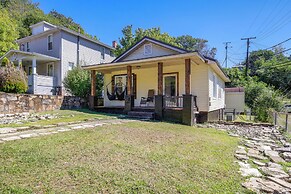 Williamson Cottage ~ 2 Mi to Town + Trails!