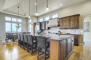 Lakefront Mansion: Game Room & Deck in New Mexico!