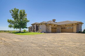 Lakefront Mansion: Game Room & Deck in New Mexico!